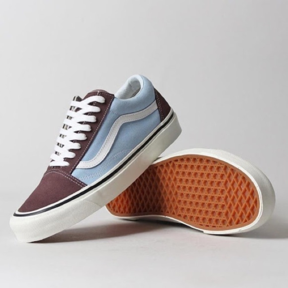 Old skool Vans.
